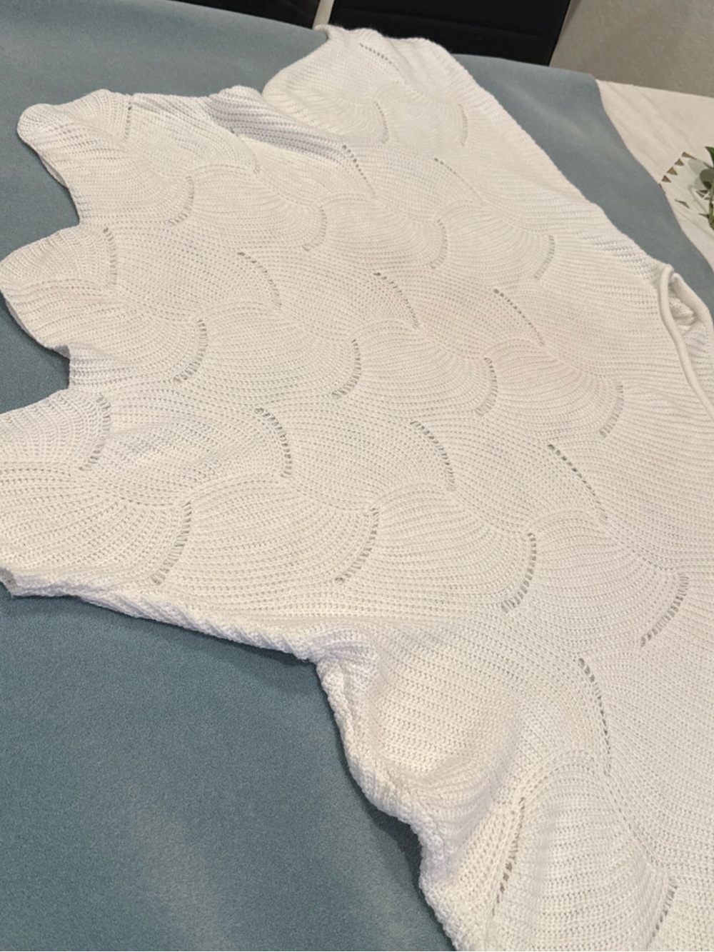 Classic White Scallop-Edge Knit Crewneck Sweater